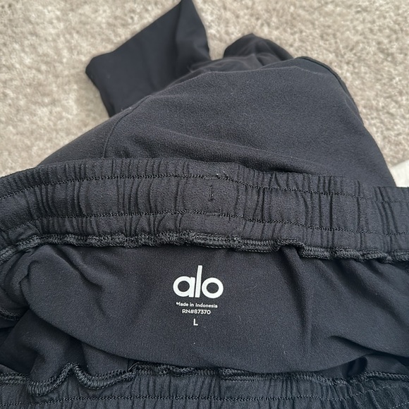 Alo Yoga Conquer Pant - Picture 5 of 8